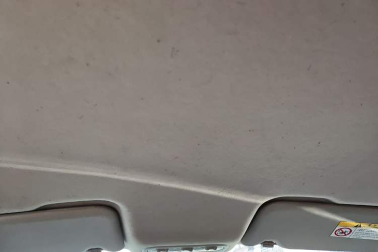 Used Venucia T70 2015 2.0L CVT Smart Choice Edition
