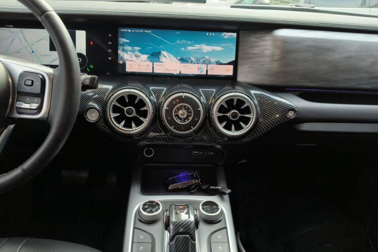 Used Tank 300 2021 City Edition 2.0T—Truly Stylish
