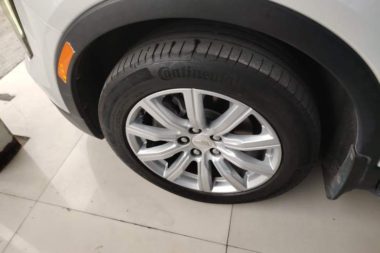 Used Cadillac XT4 2020 28T Two-Wheel-Drive Leading Version
