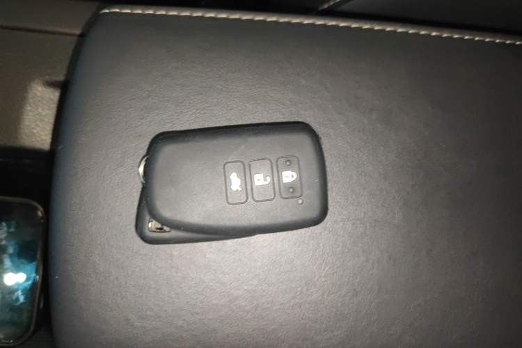 Used Lexus ES 2015 300h Luxury Edition