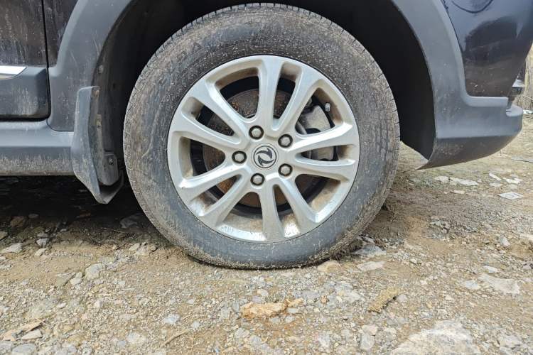 Used Dongfeng Fengon 370 2016 1.5L Manual Luxury 7-Seater