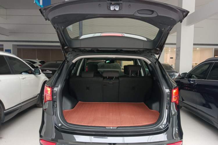 Used Hyundai Santa Fe 2015 2.0T Automatic Two-Wheel Drive Comfort Version 5 Seats