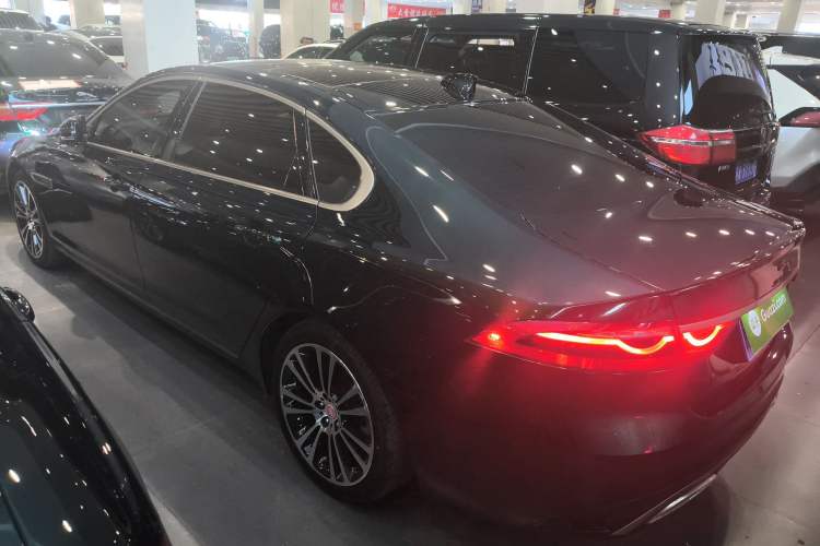 Used Jaguar XFL 2023 XFL 2.0T P250 Two-Wheel-Drive Prestige Luxury Gold Edition
