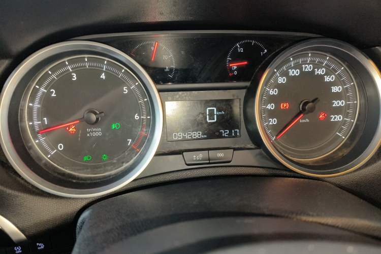 Used Peugeot 408 2014 1.8L Manual Leading Edition