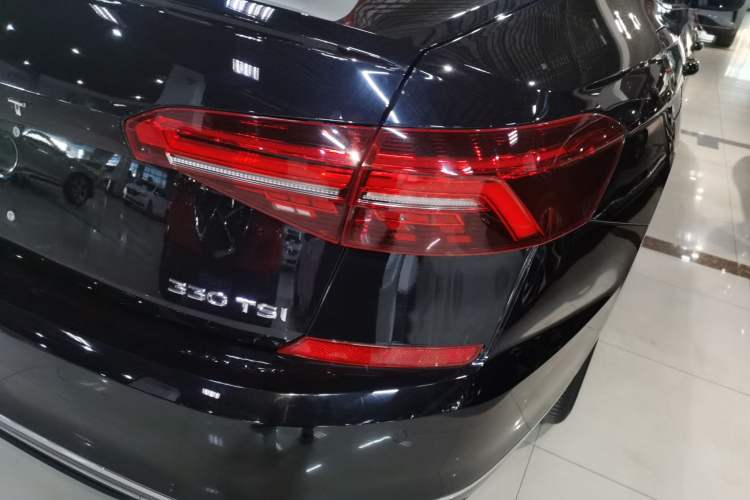 Used Volkswagen Passat 2020 330TSI Elite Edition China VI
