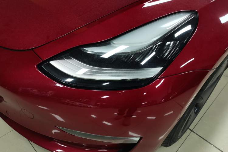 Used Tesla Model 3 2019 Long-Range All-Wheel-Drive Version
