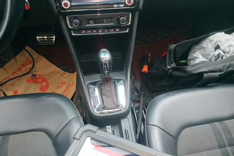 Used Volkswagen Jetta 2015 1.4TSI Automatic Sport Model
