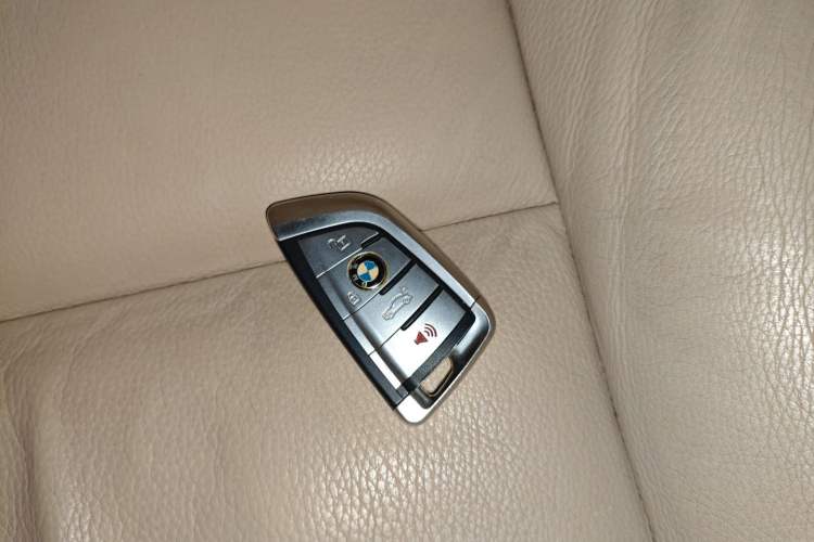 Used BMW 5 Series 2014 525Li Leading Model