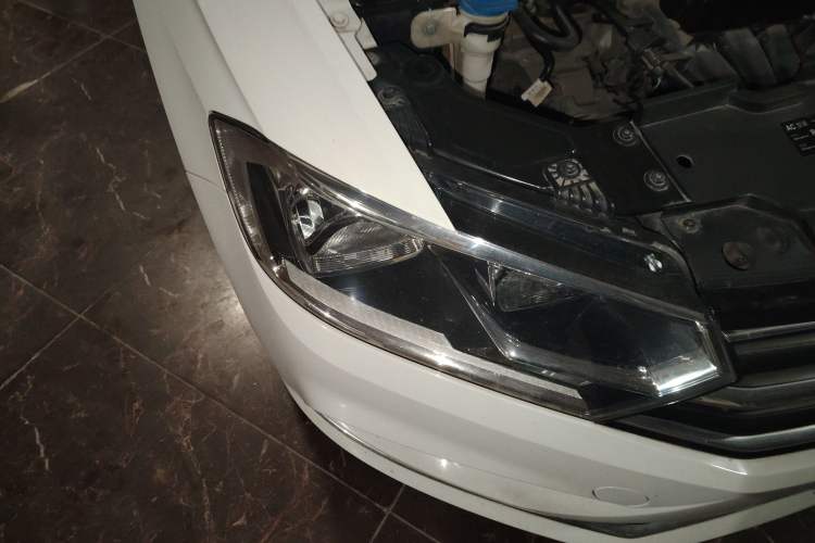 Used Volkswagen Bora 2016 1.6L manual Comfort trim level
