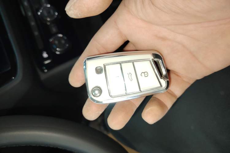 Used Volkswagen Tiguan L 2020 330TSI Automatic Two-Wheel Drive Panoramic Comfort Edition China VI Standard