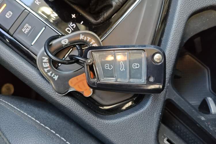 Used Volkswagen Tiguan L 2023 330TSI Automatic Two-Wheel Drive R-Line Enjoyment Edition
