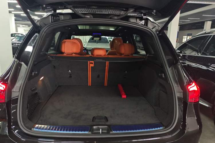 Used Mercedes-Benz GLC 2024 GLC 260 L 4MATIC Dynamic Edition 5-seater