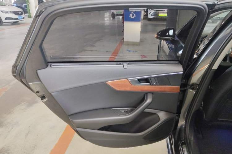 Used Audi A4L 2019 40 TFSI Fashion Edition China VI Emission Standard
