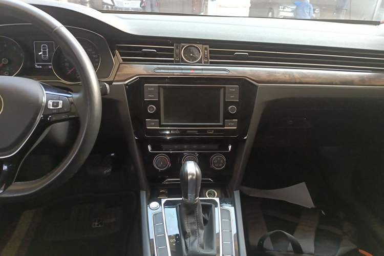 Used Volkswagen Magotan 2019 330TSI DSG Leading Model China VI Standard
