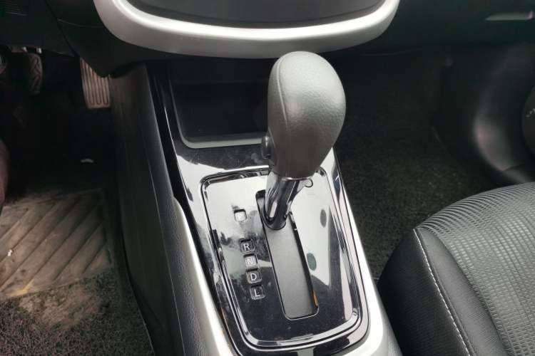 Used Nissan Tiida 2016 1.6L CVT Cool Dynamic Edition