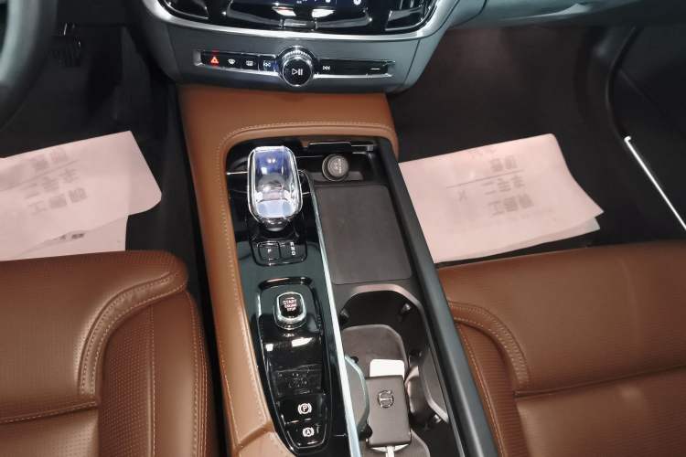 Used Volvo V90 2024 Cross Country B5 AWD Prestige Edition
