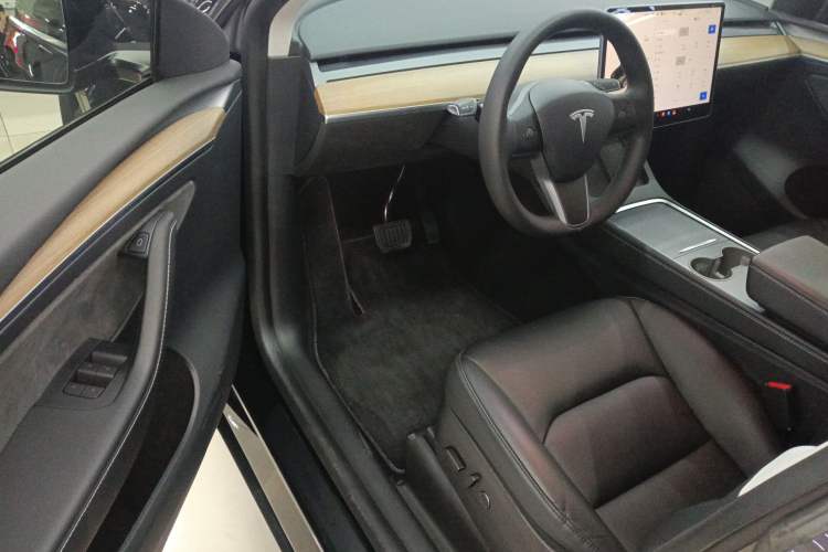 Used Tesla Model Y 2022 Rear-Wheel-Drive Version
