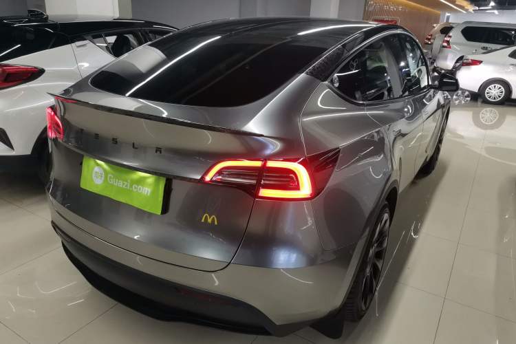Used Tesla Model Y 2023 Rear-Wheel-Drive Version
