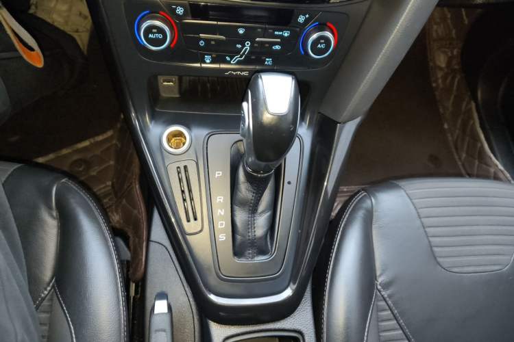 Used Ford Focus 2015 Hatchback 1.6L Automatic Fashion Edition