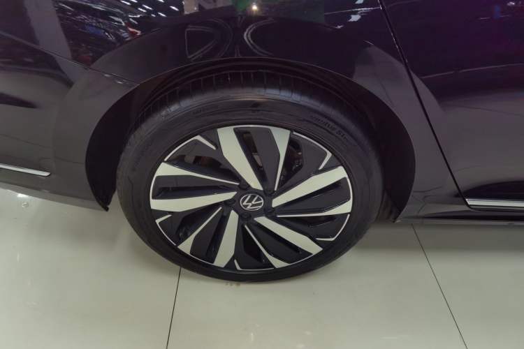 Used Volkswagen Passat 2025 Premium Version 380TSI Dragon Edition
