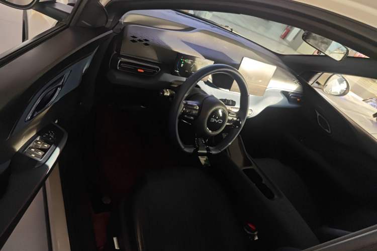 Used BYD Seagull 2025 305 km Free Version
