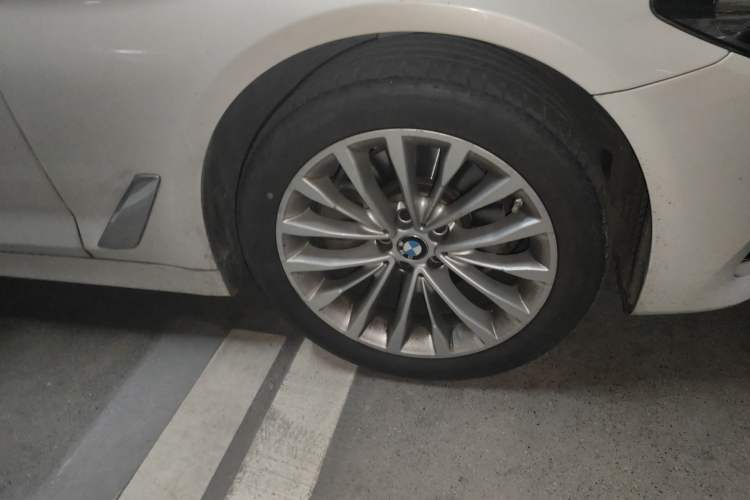 Used BMW 5 Series 2019 Facelifted 525Li Luxury Package
