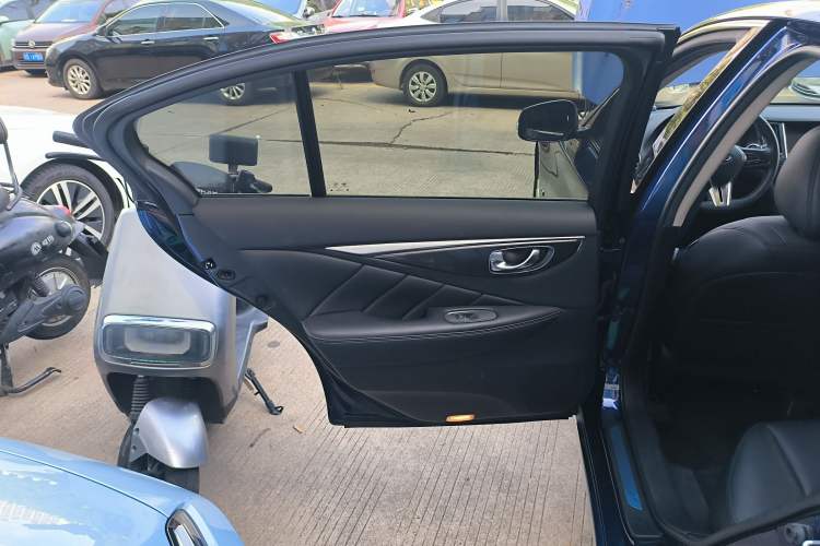 Used Infiniti Q50L 2018 2.0T Comfort Edition China VI Standard
