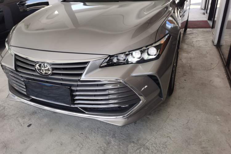Used Toyota Avalon 2019 2.5L Ambition Version China VI Standard
