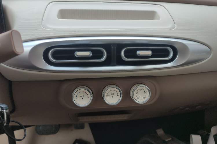 Used Wuling Hongguang MINIEV 2025 Four-Door Version Advanced Edition
