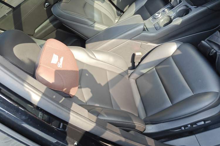 Used Cadillac XT4 2021 28T Two-Wheel Drive Leading Version
