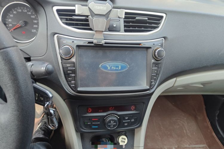 Used Dongfeng Aeolus L60 2015 1.8L Manual New Enjoyment Version
