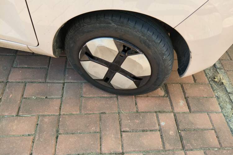 Used Wuling Hongguang MINIEV 2022 Macaron Premium Model – Lithium Ternary Battery
