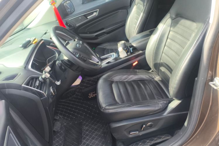 Used Ford Edge 2015 2.0T GTDi Two-Wheel-Drive High-Line Version
