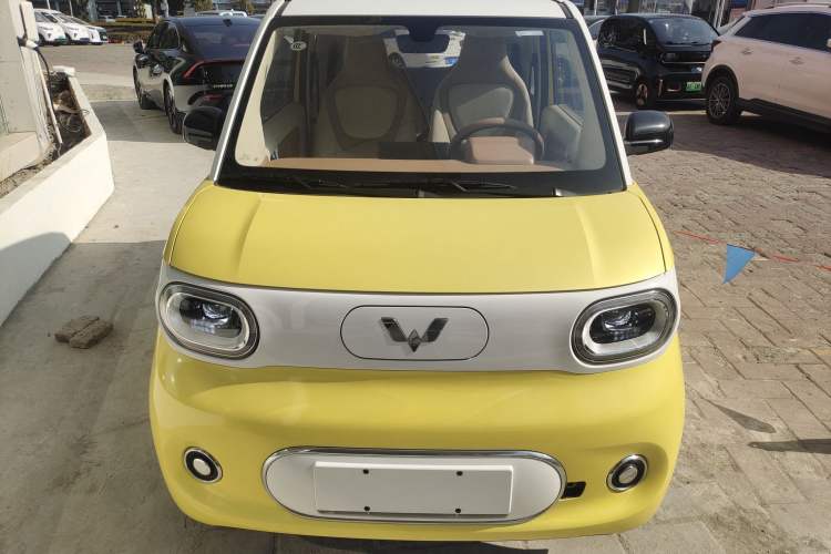 Used Wuling Hongguang MINIEV 2024 3rd Generation 215km Advanced Version
