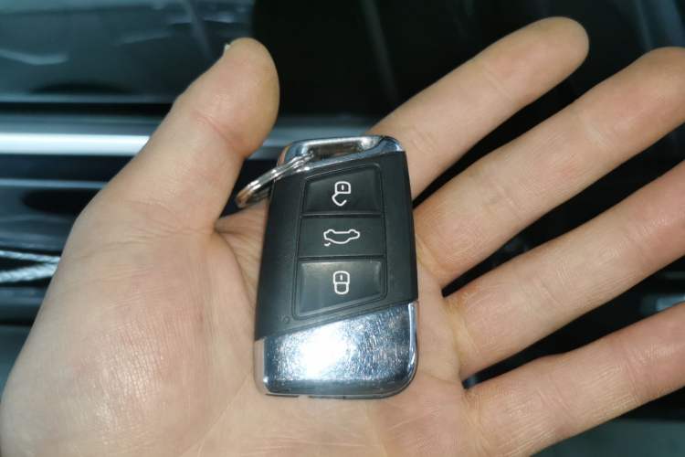 Used Volkswagen Magotan 2020 330TSI DSG Leading Model
