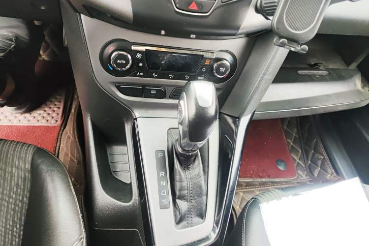 Used Ford Focus 2012 Sedan 1.6L Automatic Fashion Edition
