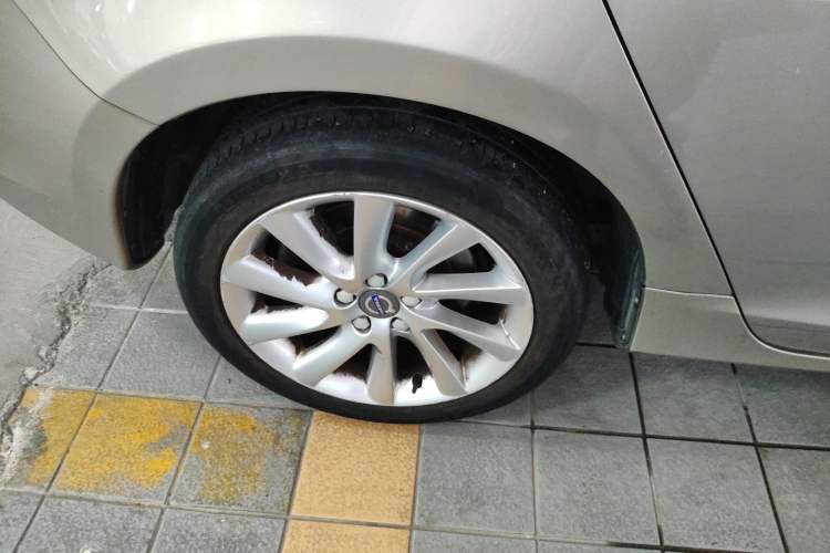 Used Volvo S60 2015 S60L 2.0T Zhiyuan Edition
