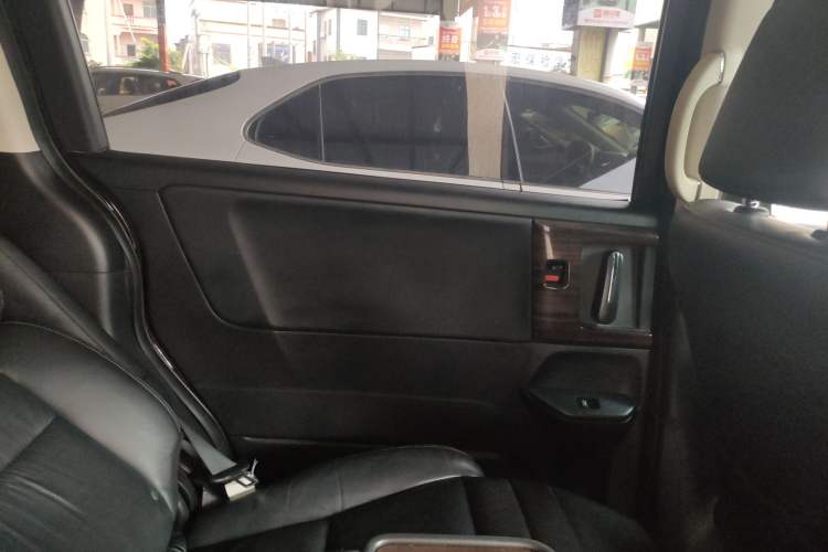 Used Honda Elysion 2016 2.4L Luxury Edition
