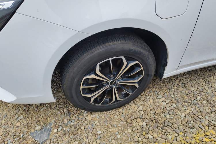 Used Roewe i6 MAX New Energy 2022 EV 500 Grand Touring Edition with Sunroof
