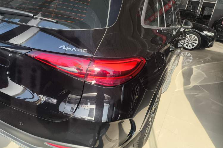 Used Mercedes-Benz GLC 2024 GLC 260 L 4MATIC Luxury Model 5 Seats