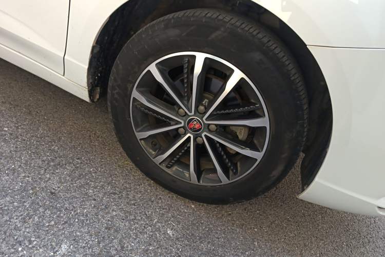 Used Roewe i5 2020 1.5L Automatic 4G Connect Luxury Flagship Edition
