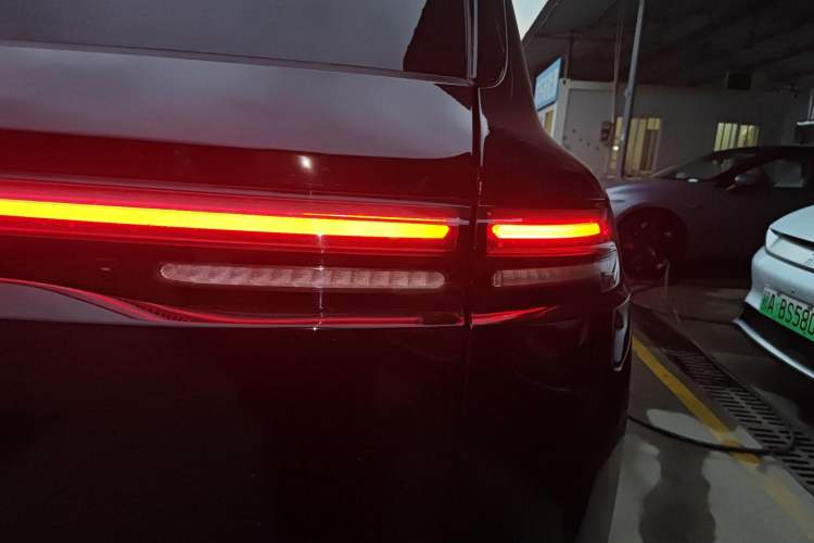 Used Leapmotor C16 2026 Extended-Range 280 LiDAR Zhizun Edition 6 Seats
