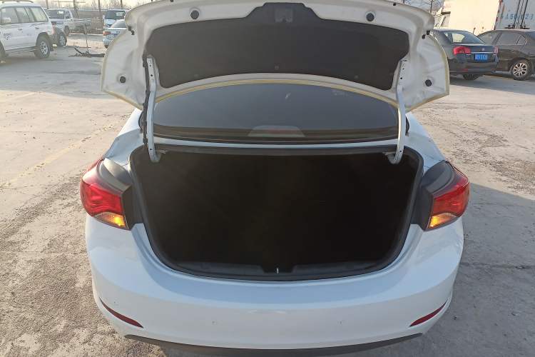 Used Hyundai Elantra 2016 1.6L Automatic Prestige Edition
