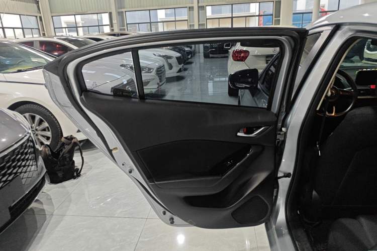 Used Mazda Mazda 3 Axela 2017 Sedan 1.5L Automatic Luxury Model Emission Standard China V
