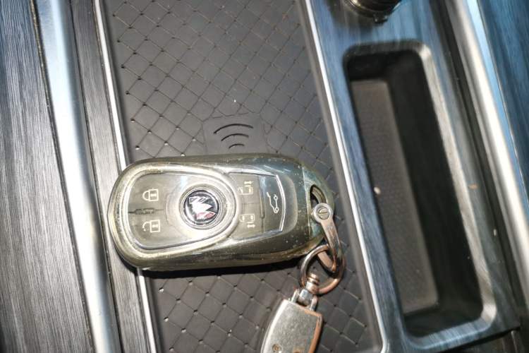 Used Buick GL8 2021 ES Landtrek 653T Luxury Model
