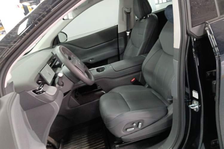 Used XPeng G6 2025 725 Ultra-Long Range Max Flagship Edition
