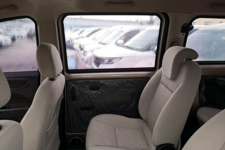 Used Wuling Hongguang V 2019 1.5L Enjoyment Version China VI LAR
