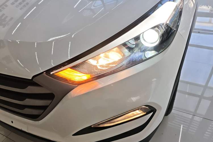 Used Hyundai Tucson 2018 1.6T Dual-Clutch Two-Wheel Drive 15th Anniversary Special Edition
