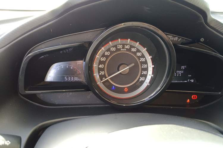 Used Mazda Mazda 3 Axela 2014 Sedan 1.5L Manual Comfort Model
