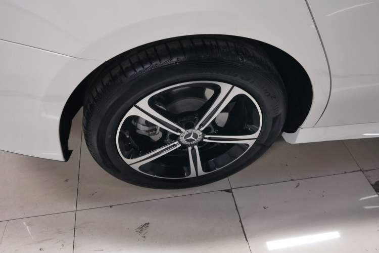 Used Mercedes-Benz A-Class 2022 Revised Version A 200 L Sport Sedan Fashionable Style